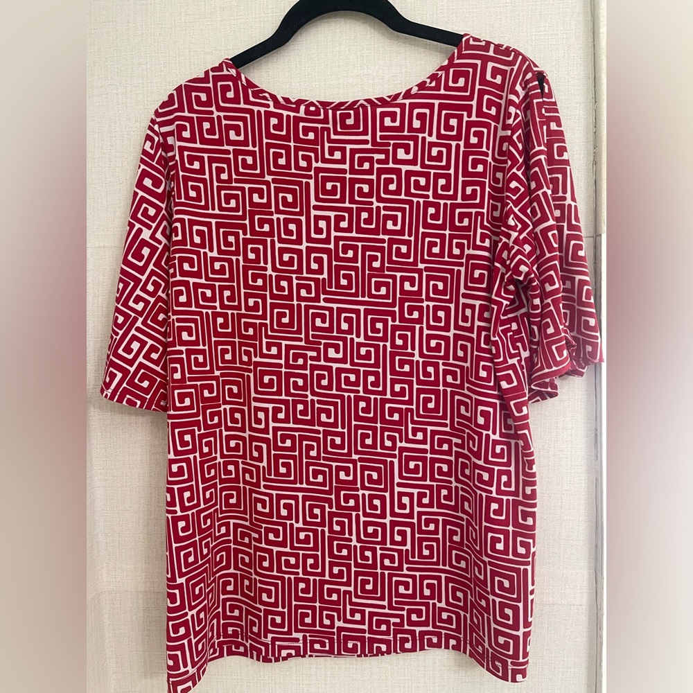 Susan Graver Red and White Boxy Short Sleeve Tee